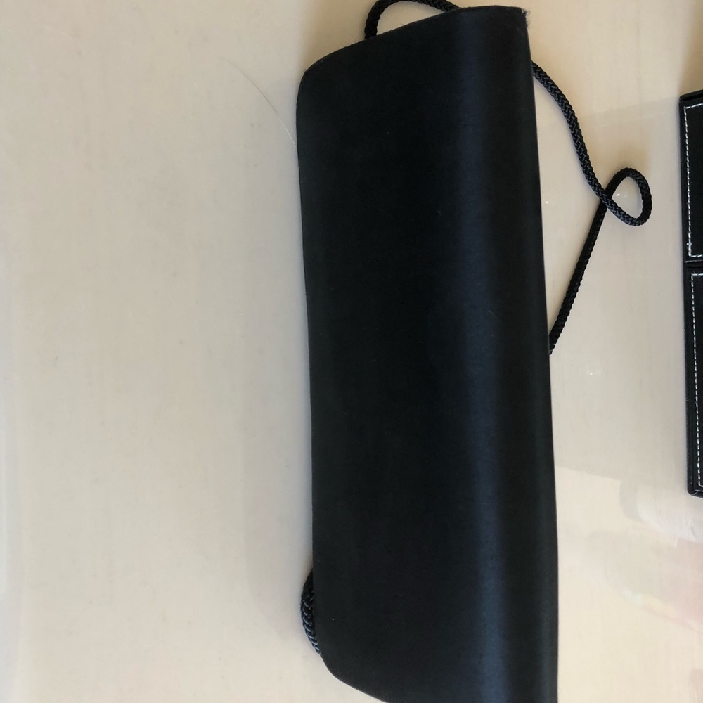 Black clutch